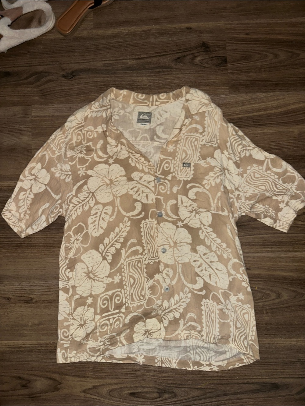 Quiksilver Women's Tan and White Floral Button-Front Shirt